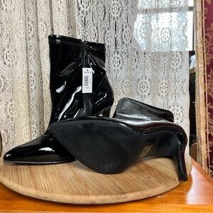 Torrid Black Stretch Pointed toe Heel Bootie size 9.5 (ww)